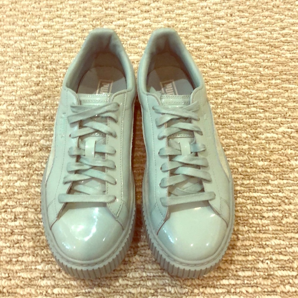 NWOB Patent Leather Suede Puma Sneakers 8.5